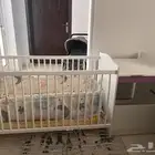 سرير اطفال بحاله ممتازة