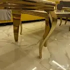 طاوله مع عدد 2 خدمه