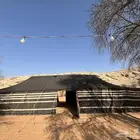 يوجد بني بيوت شعر وخيام