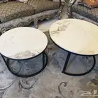 طاوله مكونه من طقم قطعتين رخام وارجل حديد