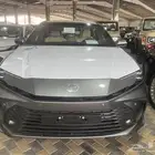 تويوتا كامري موديل 2025 LE تيتانيوم بنزبن جديده