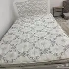 عدد 1- سرير ايكيا مع مرتبه وعدد 1 سرير حديد