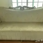 اثاث طقم كنب استعمال خفيف معاه المخدات السعر قابل للتفاوض