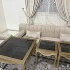 طاولات مجلس و عربية تقديم وتستخدم عربية ملكة