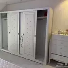 غرفة نوم مع مكيف