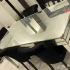 طاولة طعام من هوم سنتر مع سته كراسي