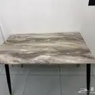 طاوله رخام لم تستخدم كثيرا استخدام بسيط جدا