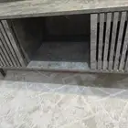 طاوله شاشه نظيفه جدا  لون رمادي