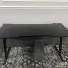 طاوله قيمنق جدا نظيفه