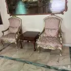 اثاث للبيع كنب مع الطاولات و طاولة سفرة و درج للملفات