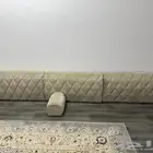 للبيع اغراض عديدة منها مساند و مكنسه