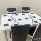 طاولة طعام