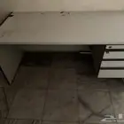 مكتب نضيف جدا
