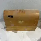 يوجد مكينتين خياطه قديمين و شغالين 100