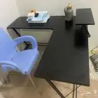 مكتب نظيف ومريح للشغل والعمل