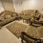 كنب مع ستارة وفرشه وطاولتين