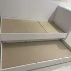سرير للبيع