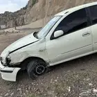 نيسان صني مديل 2003 فيها صدمه من ورا وفيها وفي ارفرف