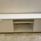 طاولة تلفزيون