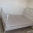 سرير بحالة ممتازة