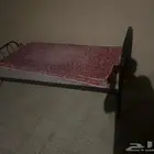 سرير للبيع