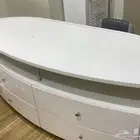 طاوله مكتب او تلفزيون
