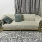 طقم كنب من 8 اشخاص مع طاوله كبيره وطاولتين صغيره