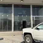 محل للتقبيل مجهز ميزانين