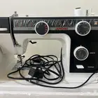 ماكينة خياطة