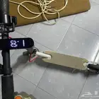 سكوتر كهربائي لون ابيض شبه جديد