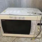 مايكرويف ودولاب وكرسي للبيع