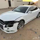 للبيع اودي A7 2012. فل كامل