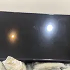 كنب زاوية وتلفزيون سوني 65 بوصة شاشتة مكسورة