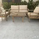 جلسة خارجية خشب مع مخدات