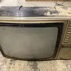 يا أهل الندره تلفزيون قديم له 44 سنه