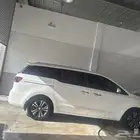 توصيل داخل وخارج بريده. سياره عائله كبيره