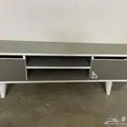 للبيع دولاب شاشة جديد