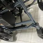 كرسي كهرباء متحرك جديد لم يستخدم نوع ممتاز لذوي الاحتياجات