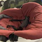 كرسي سيارة احمر