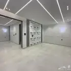 للبيع شقق علويه وسيعه جدا موقع ممتاز حي الموسي خميس مشيط