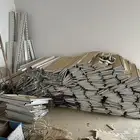 رفوف بقاله بحالة جيدة للبيع بالكامل