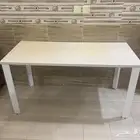 طاولة للبيع
