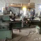 للبيع مخرطه 3ونص متر شرط نظيفه مع مكبس كبير