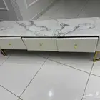 طاولة تلفاز