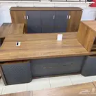 يوجد لدينا اثاث مكتبي كل احجم