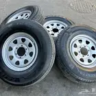 جنوط اصلي وكالة نيسان فتك مقاس 16 مع كفرات صيني تاريخ 25