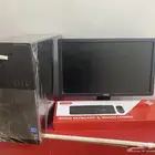 كمبيوتر مكتبي مستخدم مع شاشه نظيف