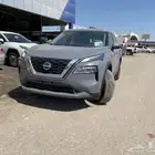 نيسان اكس تريل 5 مقاعد بدون دبل و 7 مقاعد دبل