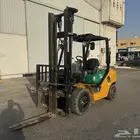 للبيع فوركلفت 3 طن نضيف جدا ديزل