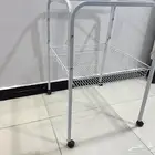 تابع لقفص طيور كرسي او مثبت لتحريك القفص
